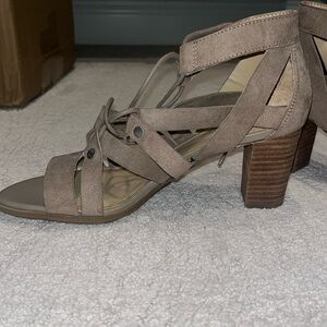 Neutral Naturalizer N5 Comfort Suede Heels Size 8